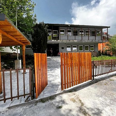 Vertical Hostel Mavrovo Buitenkant foto