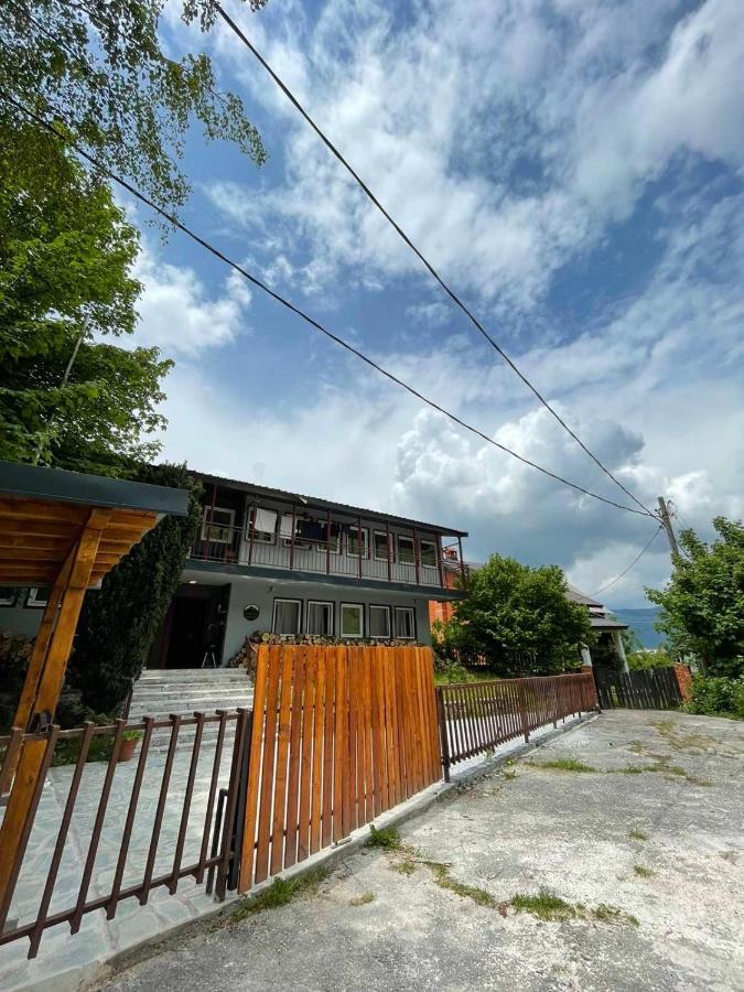 Vertical Hostel Mavrovo Buitenkant foto